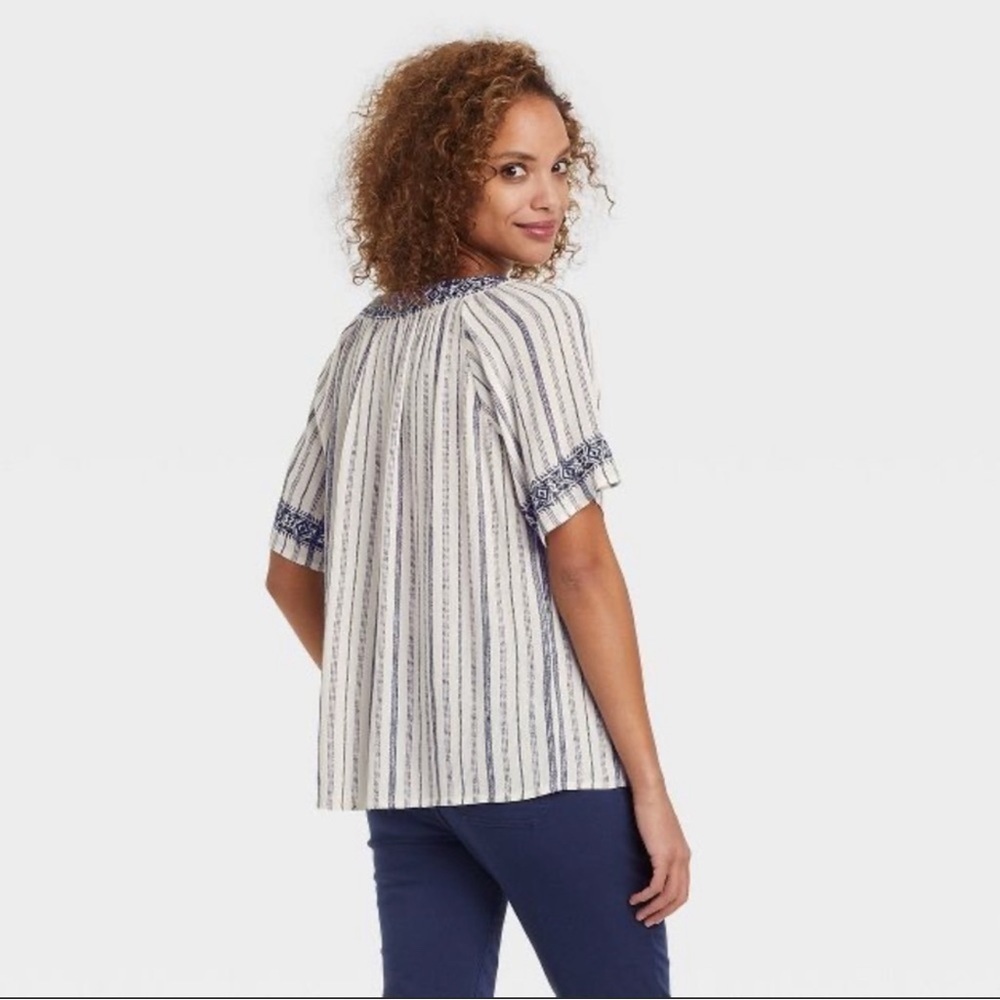 Knox Rose V Neck Striped Casual Top, Size Small - Picture 10 of 10